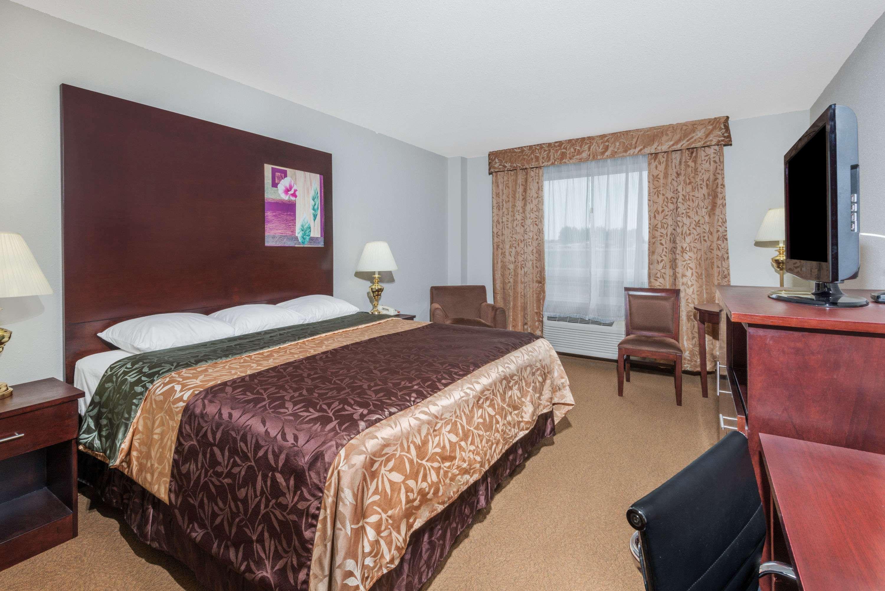 Super 8 By Wyndham Innisfail Экстерьер фото